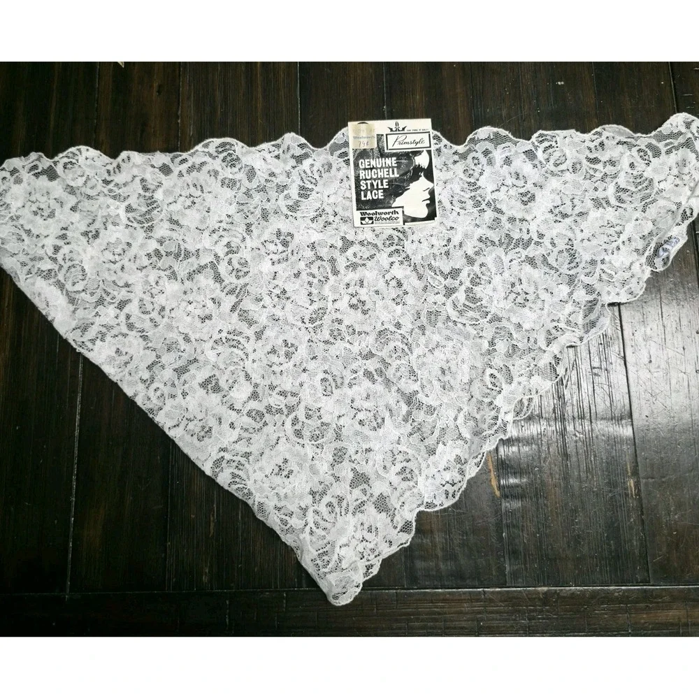 Vintage Woolworth Raschel Lace Head Scarf Mantilla Veil Triangular White Rare